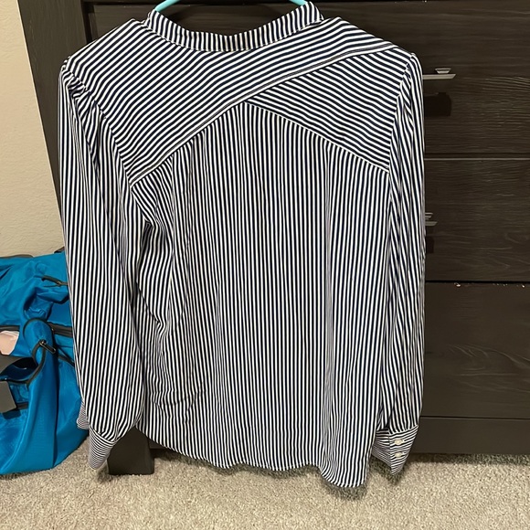 Button down blouse - Picture 3 of 3